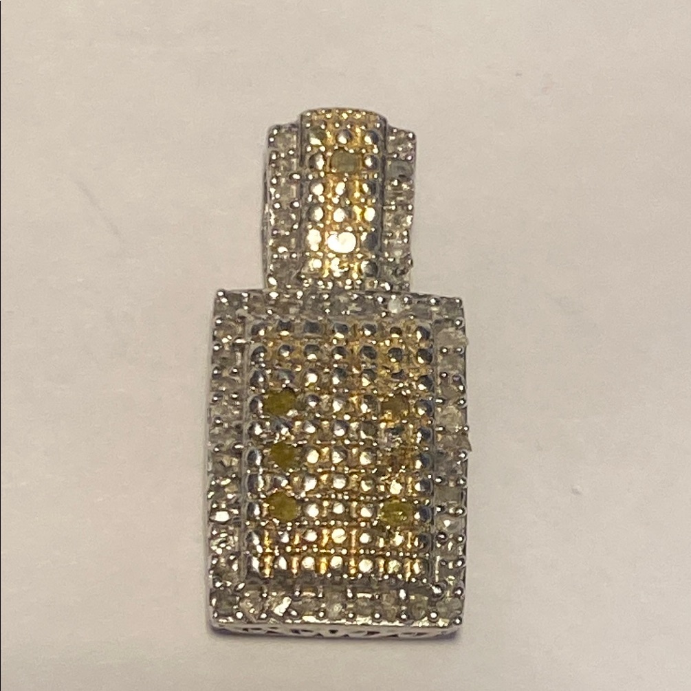 White And Yellow Diamonds Pendant